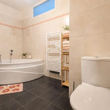 Casa Di Babbo Apartment *